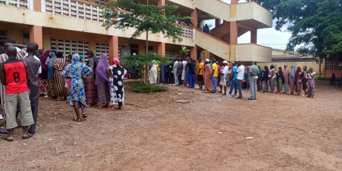 Référendum constitutionnel : forte mobilisation des électeurs à Daresalam