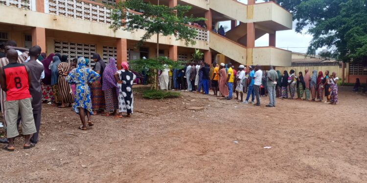 Référendum constitutionnel : forte mobilisation des électeurs à Daresalam
