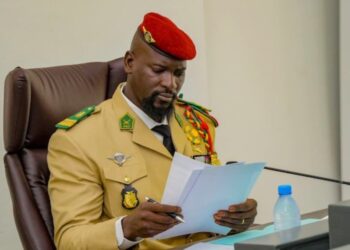 Doumbouya entérine deux accords de financement pour plus de 240 millions USD