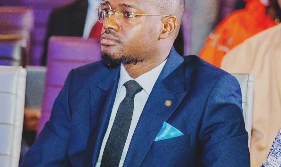 Guinée : Le journaliste Djiba Millimouno présenté au parquet puis reconduit à la gendarmerie