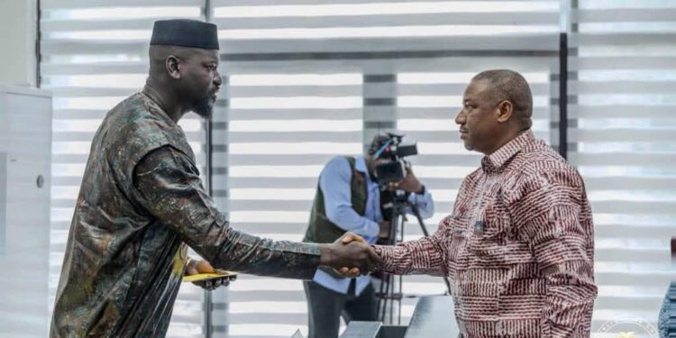 Aᴅʀᴇssᴇ ᴀᴜ ᴘʀésɪᴅᴇɴᴛ ᴅᴇ ʟᴀ ʀéᴘᴜʙʟɪǫᴜᴇ ʟᴇ Géɴéʀᴀʟ Mᴀᴍᴀᴅɪ Dᴏᴜᴍʙᴏᴜʏᴀ