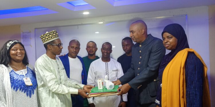 Cérémonie de passation à l’ADDS : Boubacar Diallo passe le témoin à Mamadou Aliou Barry