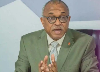 Journée mondiale des enseignants : Le ministre Jean Paul Cédy rend hommage aux enseignants guinéens