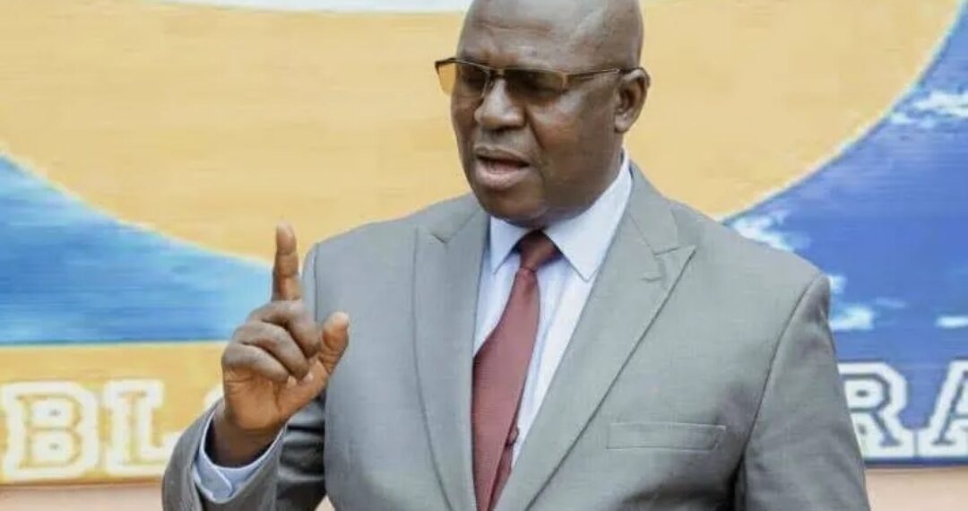 Note B+ à l&rsquo;État guinéen : Dr Faya réagit « le développement ne se lit pas dans les rapports d’agences, mais dans les assiettes…»