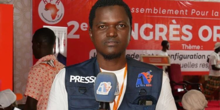 Tribune : Quand les plumes s’inclinent devant les décrets