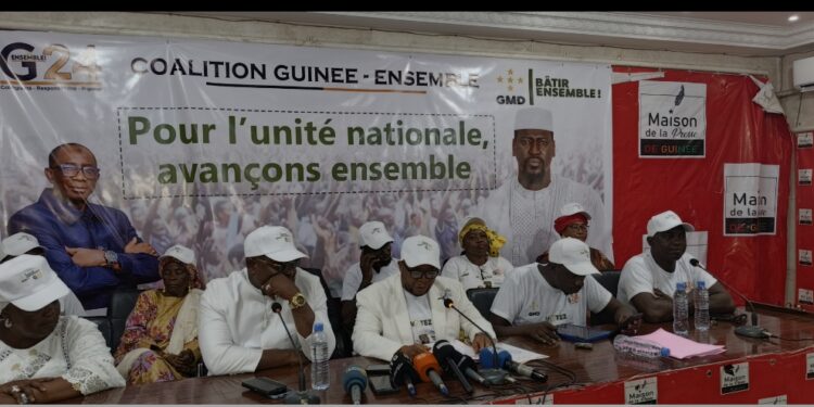 La Coalition Guinée Ensemble renonce à présenter un candidat et apporte son soutien au Général Mamadi Doumbouya