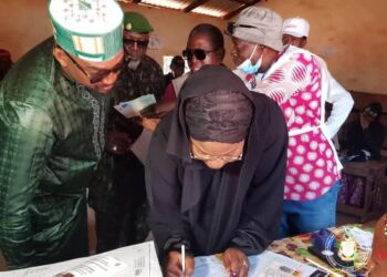 Présidentielle 2025 : la ministre Rose Pola Pricemou a accompli son devoir civique à Mamou