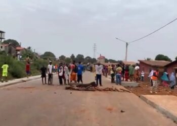 Barricades sur la route T6-Kagbelen : Les riverains exigent des mesures de sécurité