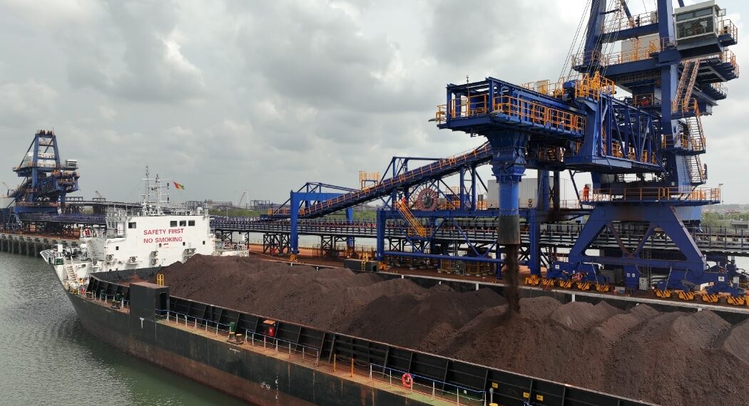 Le projet Simandou à la vitesse supérieure : première expédition de minerai depuis la Guinée
