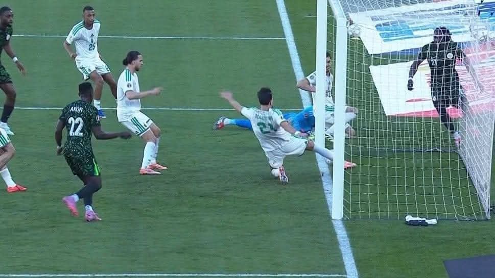 CAN 2025 : le Nigeria domine l’Algérie (2-0) et se qualifie pour les demi-finales face au Maroc