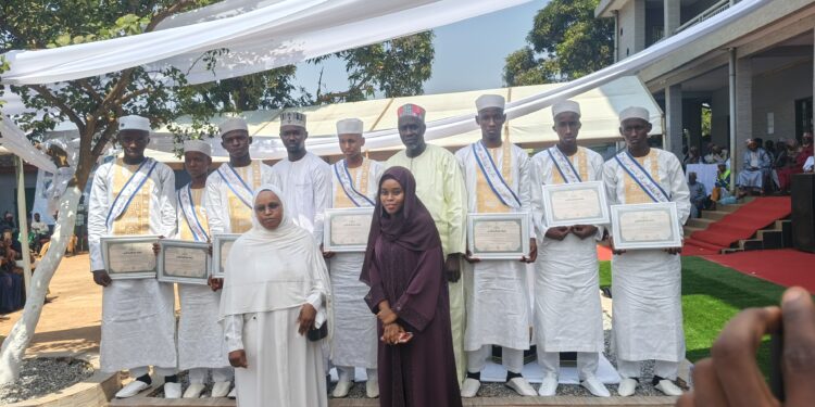 Kagbelen : sept élèves reçoivent leurs diplômes de maîtrise du Saint Coran à l’Orphelinat Fondation Aboubacar Siddiq