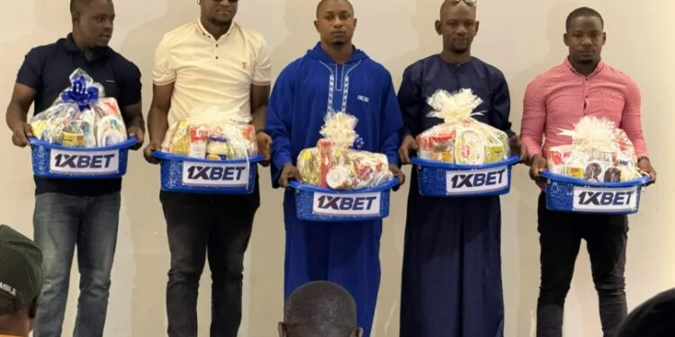 Conakry : 1XBET Guinée distribue des paniers solidaires à l’occasion du Ramadan et du Carême