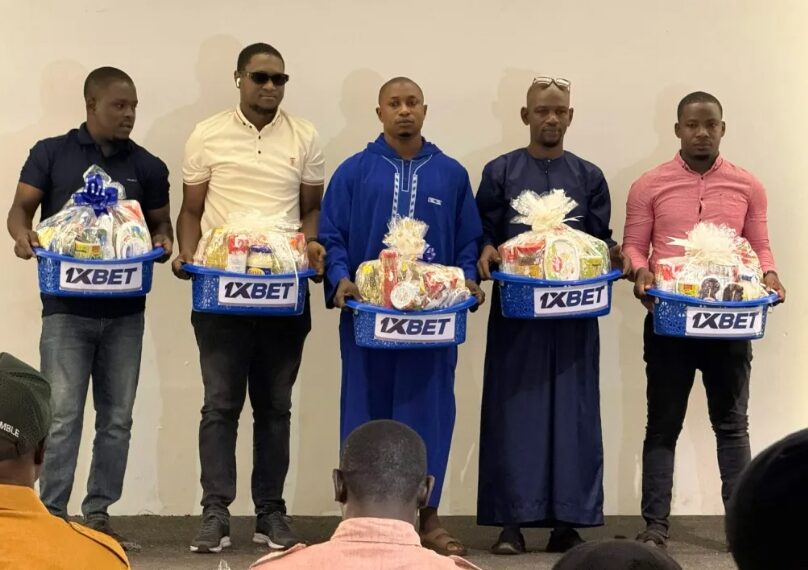 Conakry : 1XBET Guinée distribue des paniers solidaires à l’occasion du Ramadan et du Carême