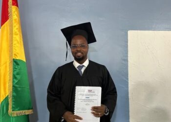 Gestion des systèmes éducatifs : Aboubacar Mandela Camara obtient son Master 2 avec distinction
