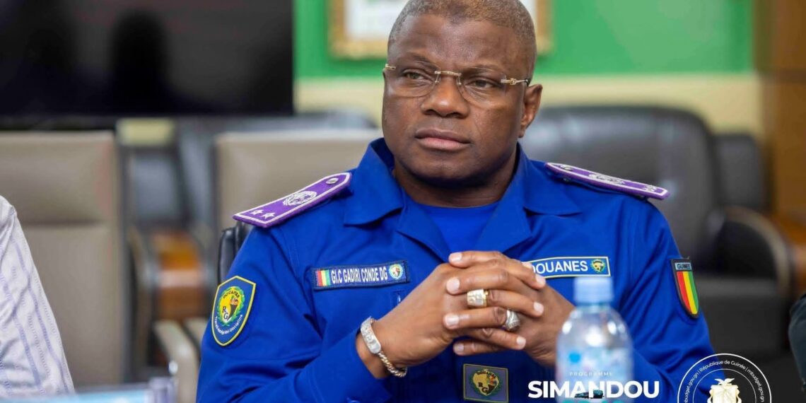 Communiqué de la Douane : attention aux arnaqueurs en bande organisée