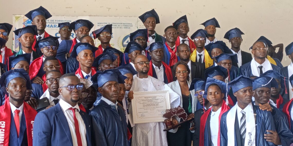 Conakry : Aboubacar Mandéla Camara parrain de la 47e promotion du CFP Camara Laye