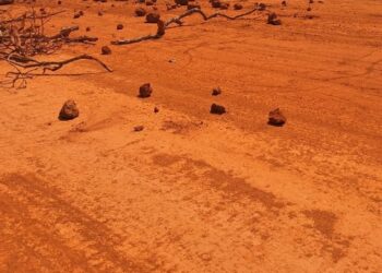 « Trop de poussière, nous avons barré la route » : des citoyens paralysent l’axe Mamou–Dalaba