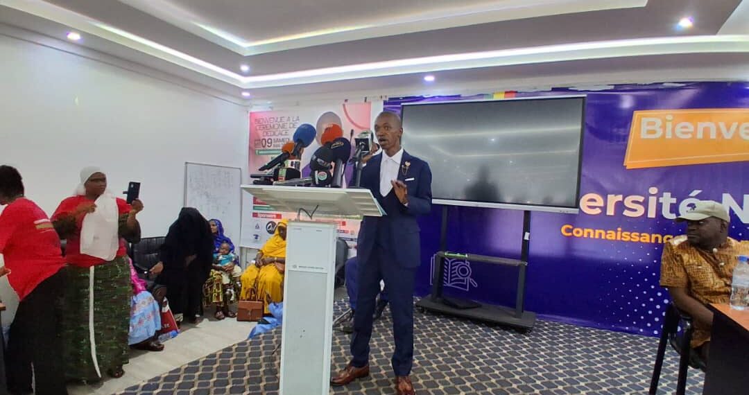 Littérature : dédicace de l’ouvrage « Commencer petit, penser grand » de Mamadou Saliou Bah à Conakry