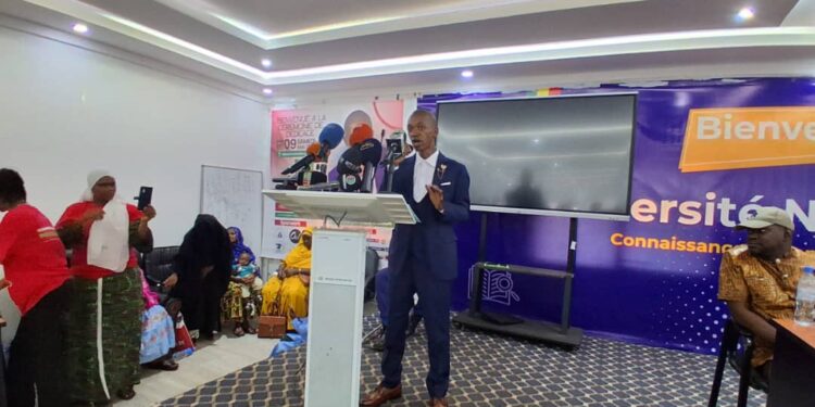 Littérature : dédicace de l’ouvrage « Commencer petit, penser grand » de Mamadou Saliou Bah à Conakry