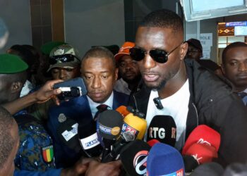 Serhou Guirassy de retour en Guinée avec son Soulier d’or de la Ligue des champions 2025