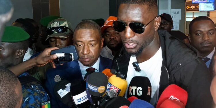 Serhou Guirassy de retour en Guinée avec son Soulier d’or de la Ligue des champions 2025