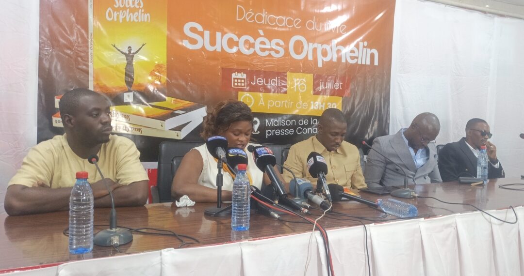 Conakry : Hon. Aly Badara Condé dédicace son premier ouvrage Succès orphelin et choisit de l&rsquo;offrir gratuitement aux lecteurs