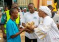 Guinée : le Gouvernement remet une assistance financière aux familles des victimes de l’éboulement de Dar-es-Salam
