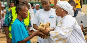 Guinée : le Gouvernement remet une assistance financière aux familles des victimes de l’éboulement de Dar-es-Salam