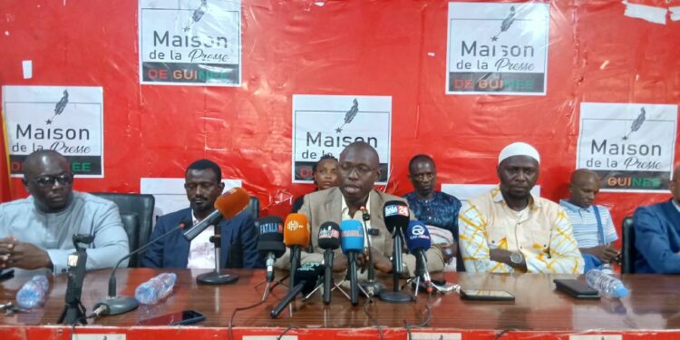 Guinée : la section syndicale des travailleurs parlementaires défie la suspension et maintient son élection