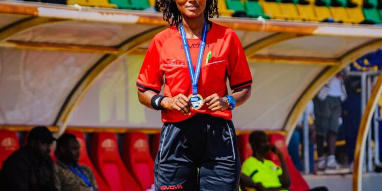 De Sangarédi aux rêves de CAN et de Coupe du monde : Bah Rabiatou veut écrire son nom dans l’arbitrage guinéen