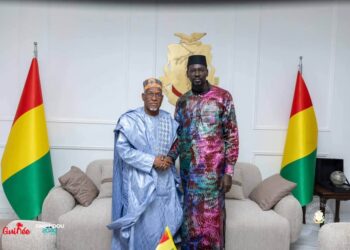 Mamadi Doumbouya reçoit Elhadj Alsény Barry, président de la Coordination des Fulbhés et Haali-Pular
