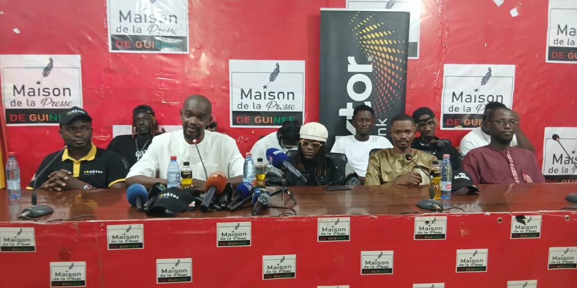 King Alasko célèbre ses dix ans de carrière avec un concert au stade Petit Sory