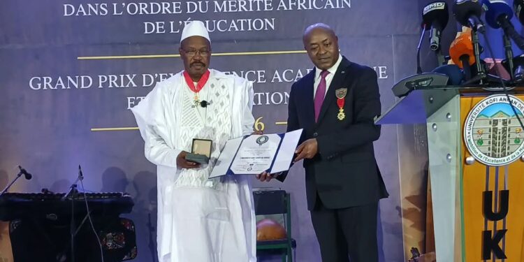 Guinée : le Dr Ousmane Kaba et l’Université Kofi Annan distingués par l’International Committee of Excellence