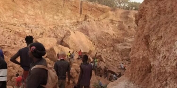 Guinée : un jeune orpailleur m€urt dans un éboulement à Balato, une enquête ouverte